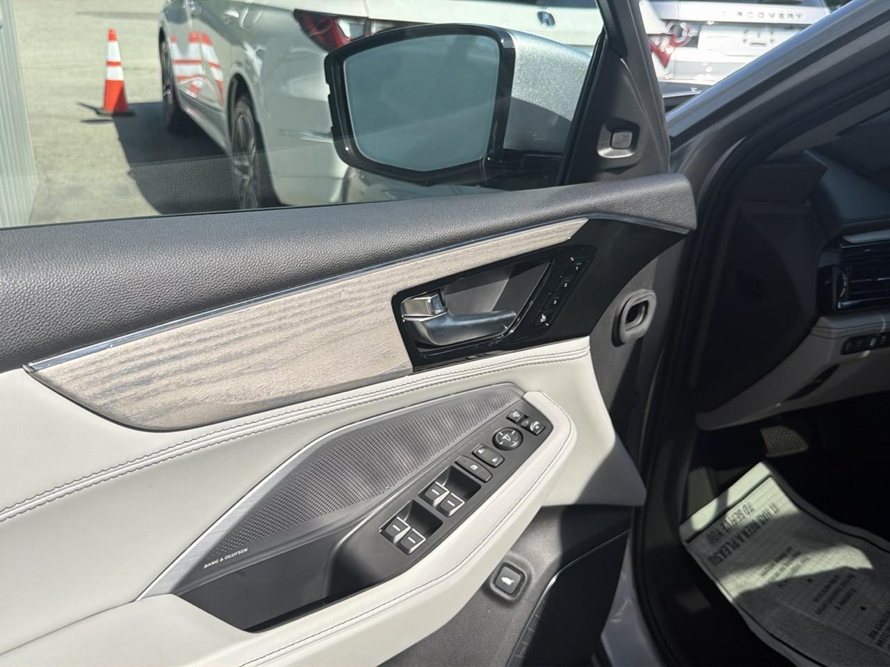 Acura MDX SH-AWD w/Advance Package 2026