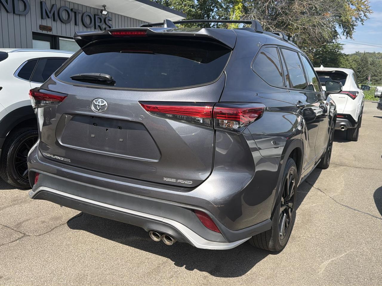 Toyota Highlander Platinum AWD (Natl) 2023