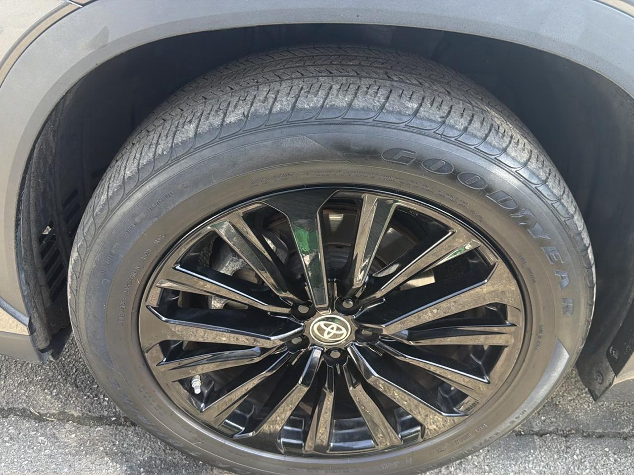Toyota Highlander Platinum AWD (Natl) 2023