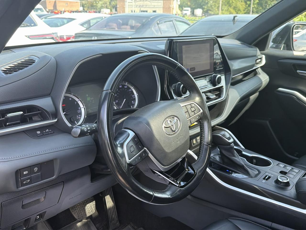 Toyota Highlander Platinum AWD (Natl) 2023