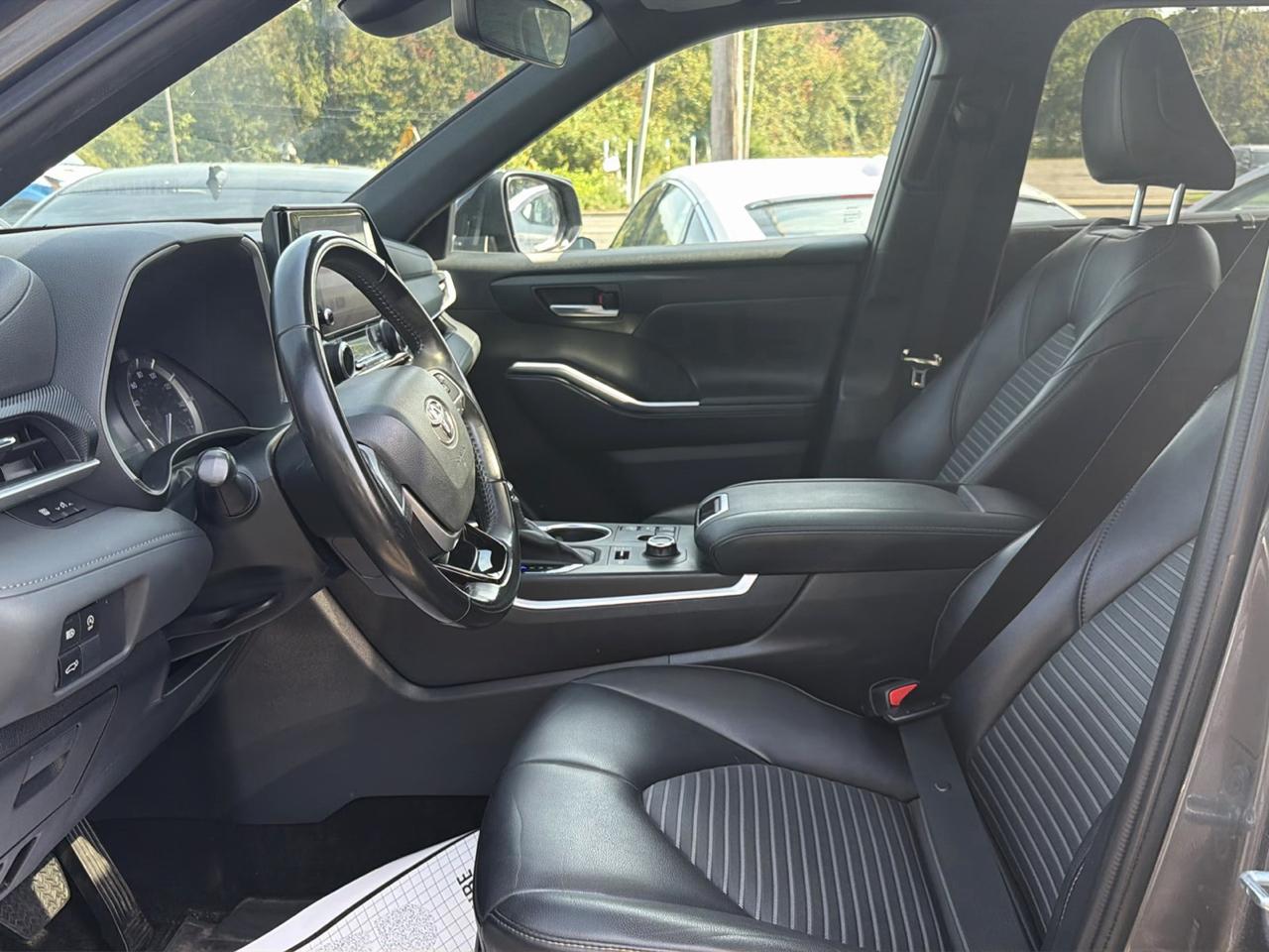 Toyota Highlander Platinum AWD (Natl) 2023