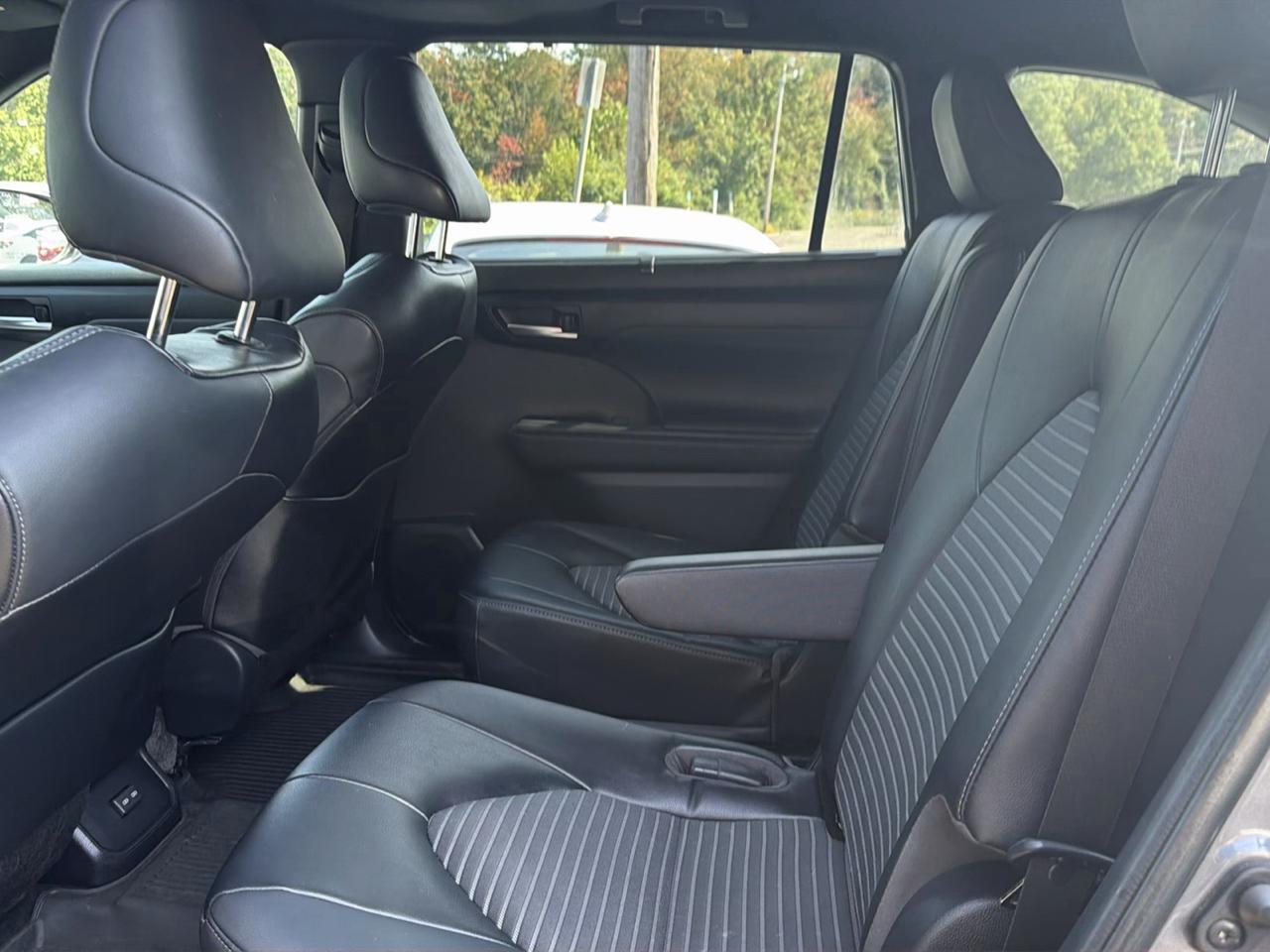 Toyota Highlander Platinum AWD (Natl) 2023