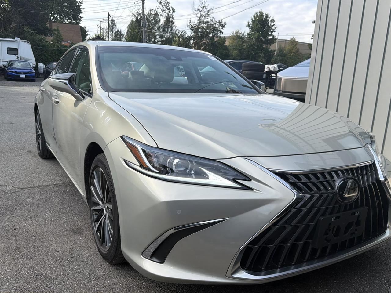 Lexus ES ES 350 FWD 2023