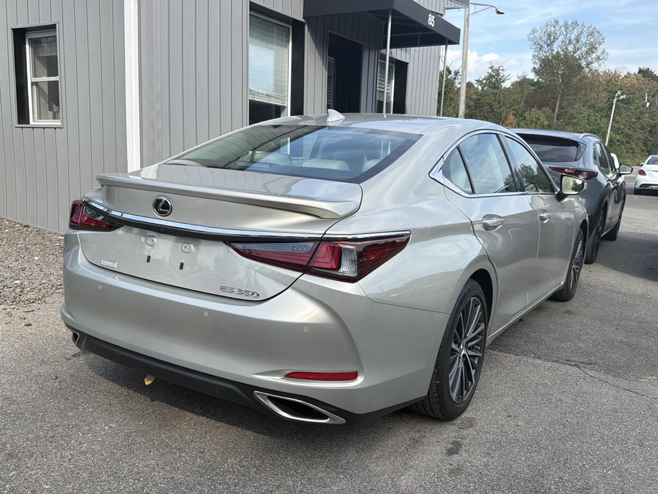 Lexus ES ES 350 FWD 2023