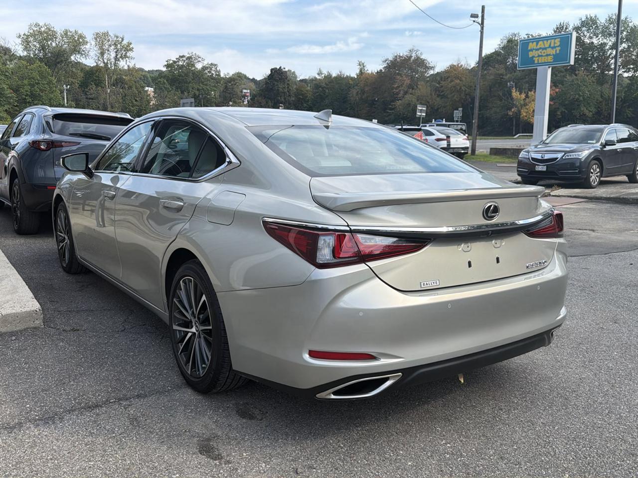 Lexus ES ES 350 FWD 2023