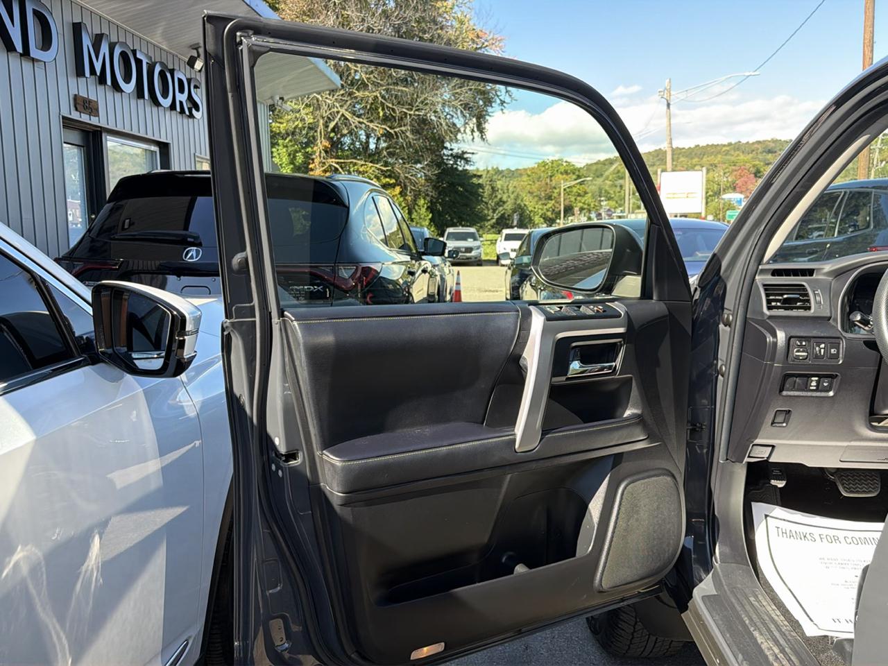 Toyota 4Runner SR5 Premium 4WD (Natl) 2024