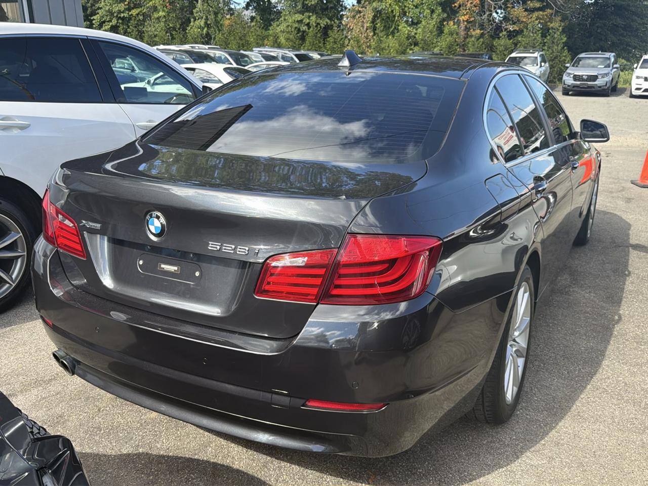 BMW 5 Series 4dr Sdn 528i xDrive AWD 2013