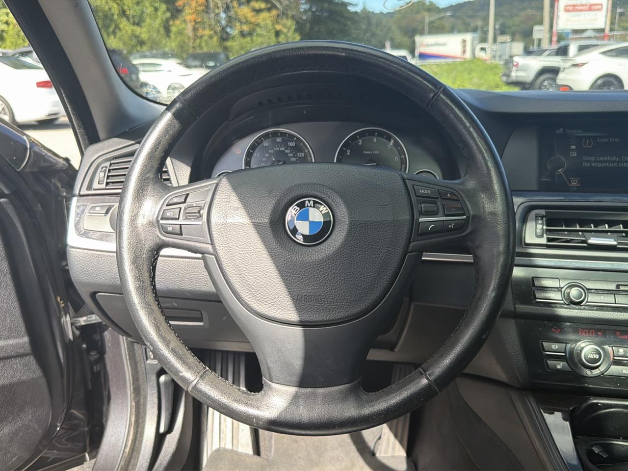 BMW 5 Series 4dr Sdn 528i xDrive AWD 2013
