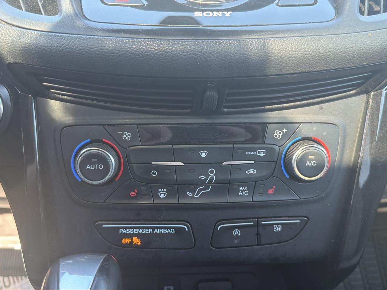 Ford Escape Titanium 4WD 2017