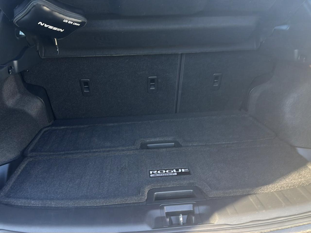 Nissan Rogue Sport AWD SV 2021