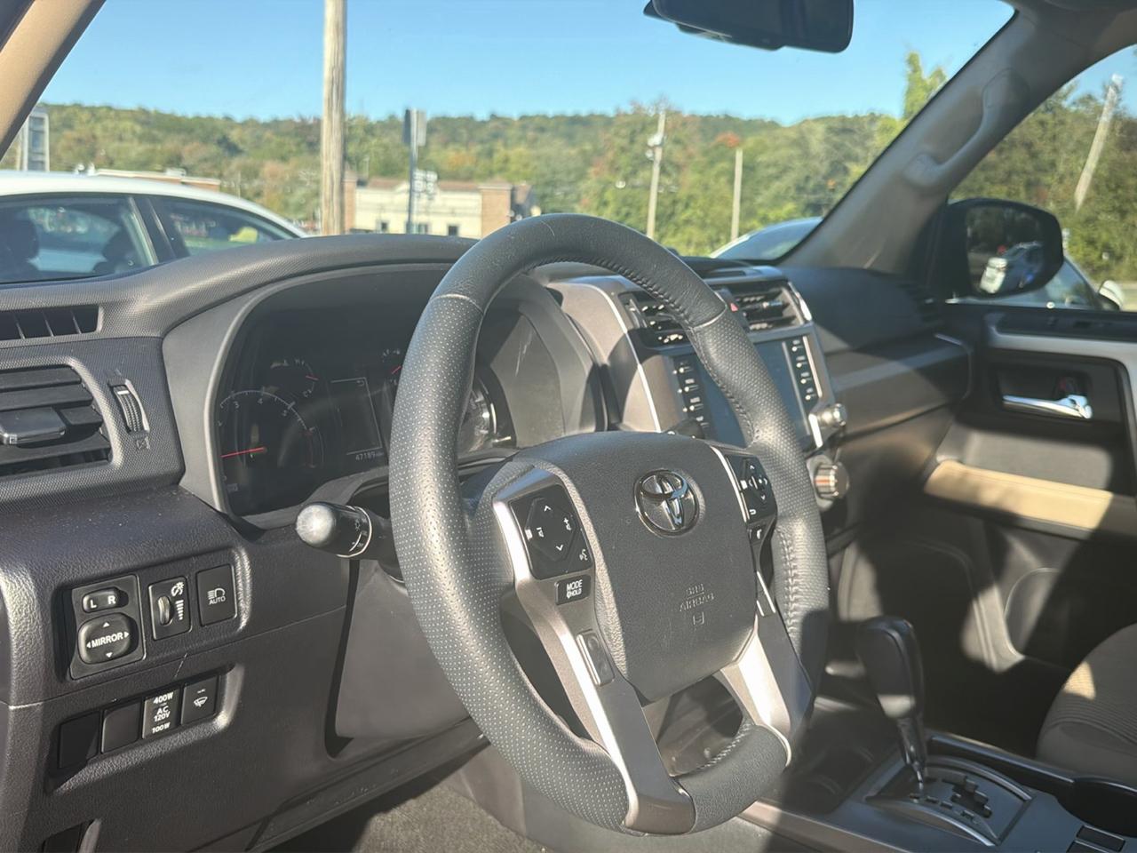 Toyota 4Runner SR5 2024