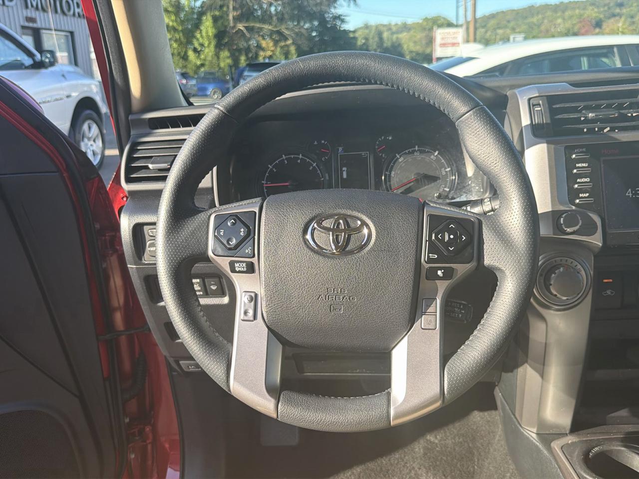 Toyota 4Runner SR5 2024
