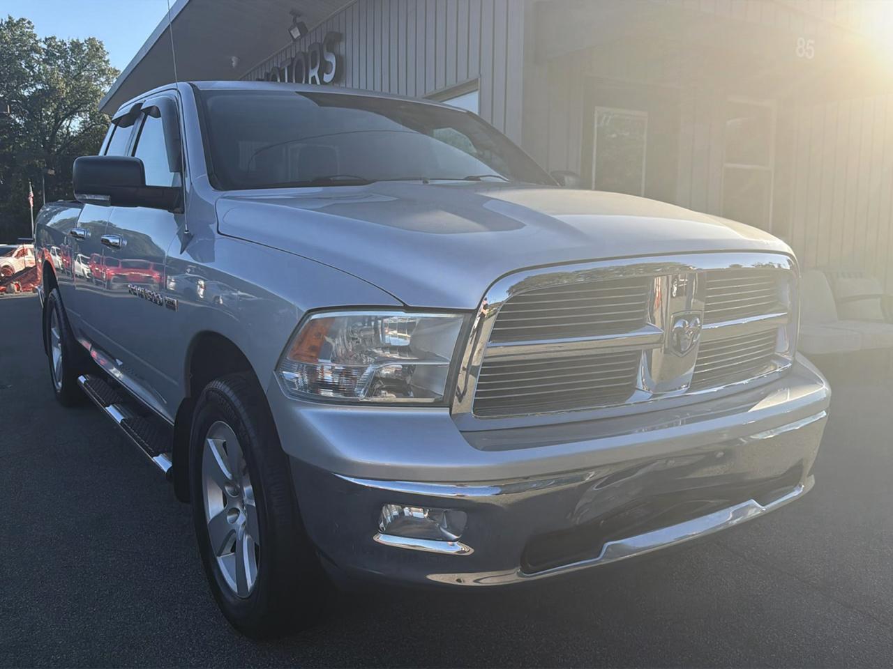 RAM 1500 4WD Quad Cab 140.5" Big Horn 2011