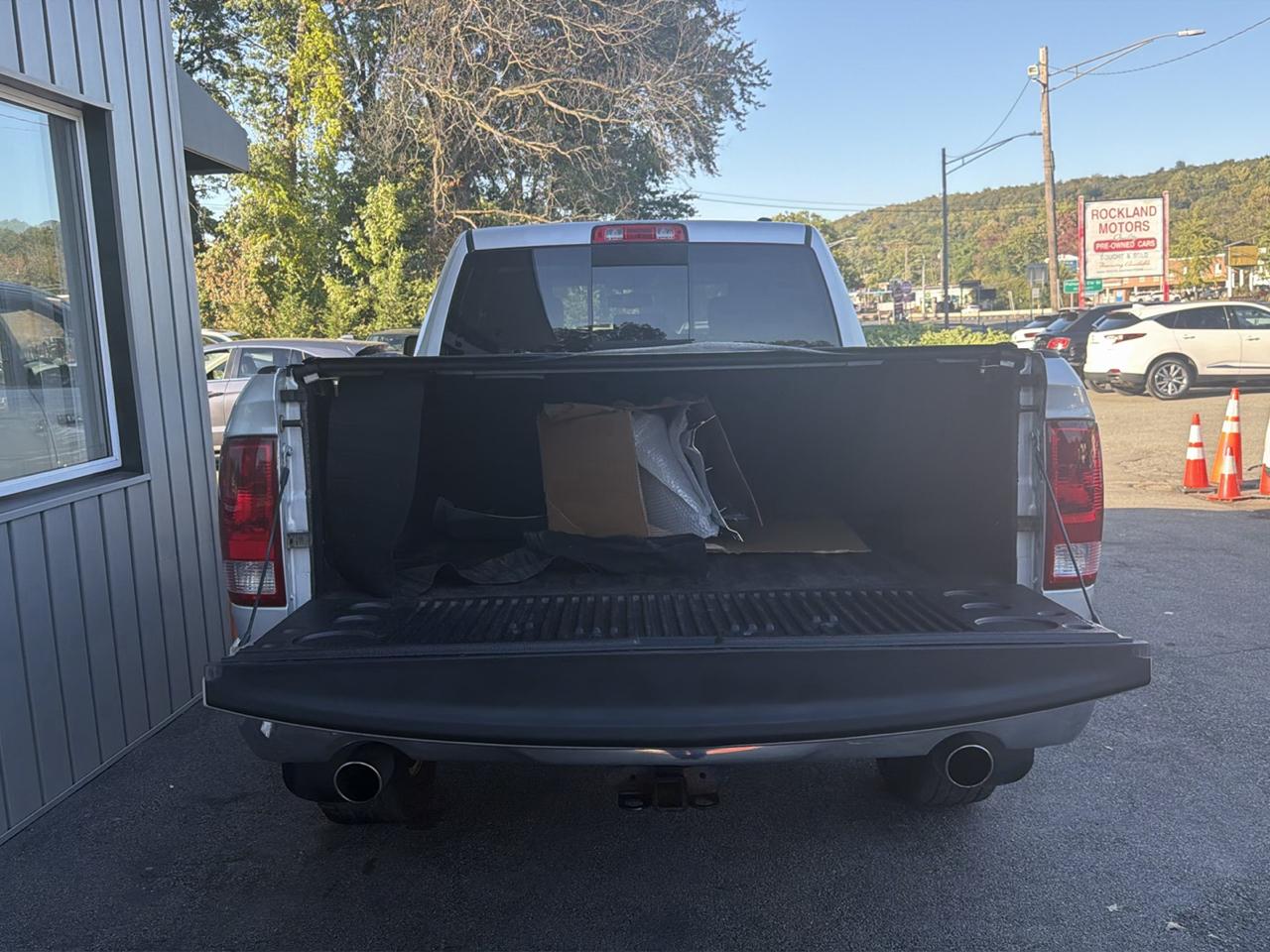RAM 1500 4WD Quad Cab 140.5" Big Horn 2011