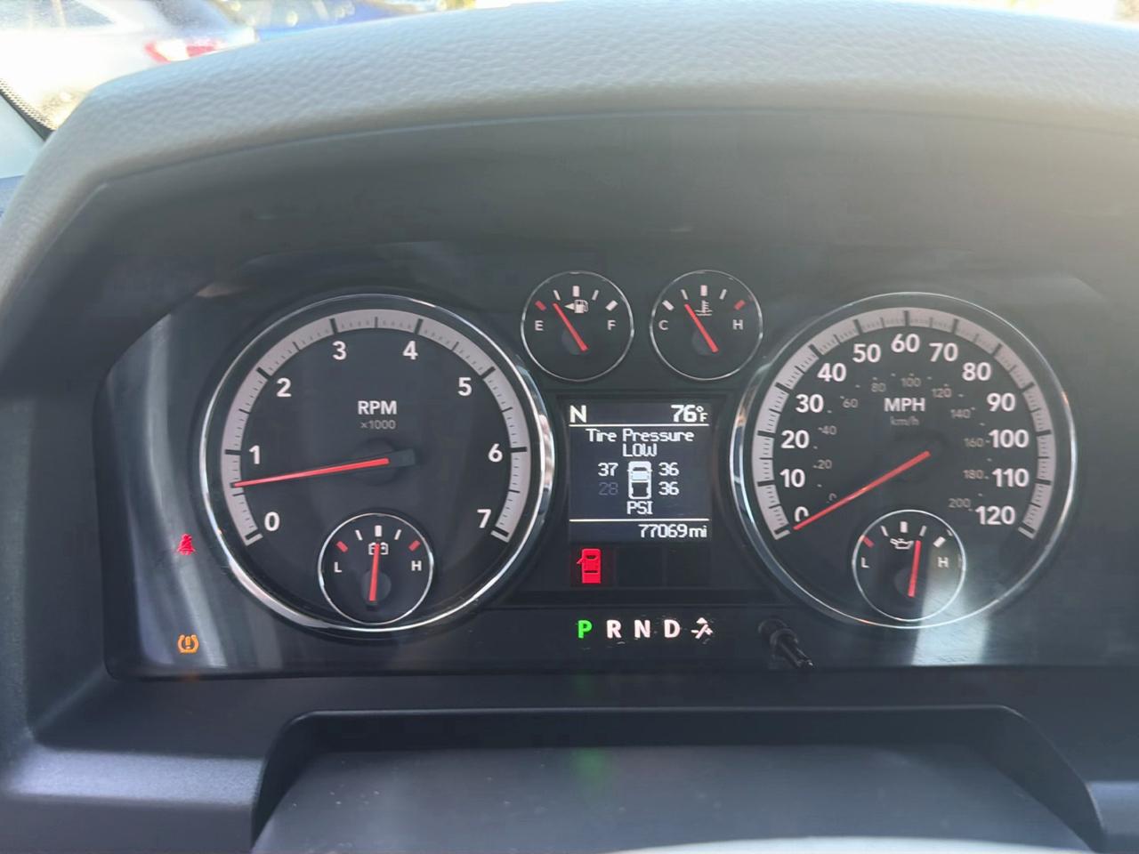 RAM 1500 4WD Quad Cab 140.5" Big Horn 2011