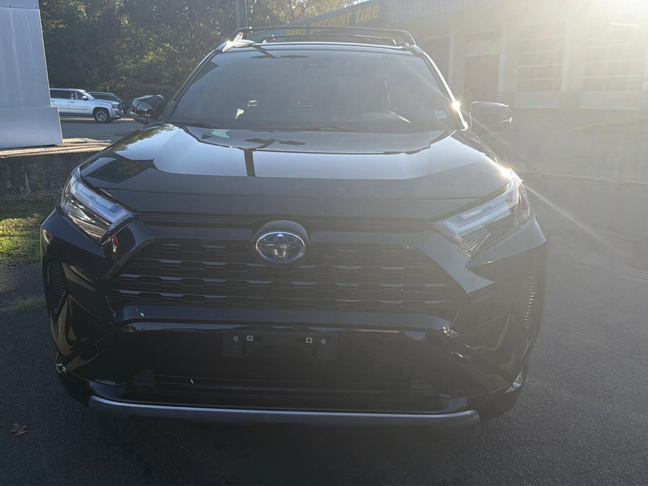 Toyota RAV4 Hybrid SE AWD (Natl) 2023