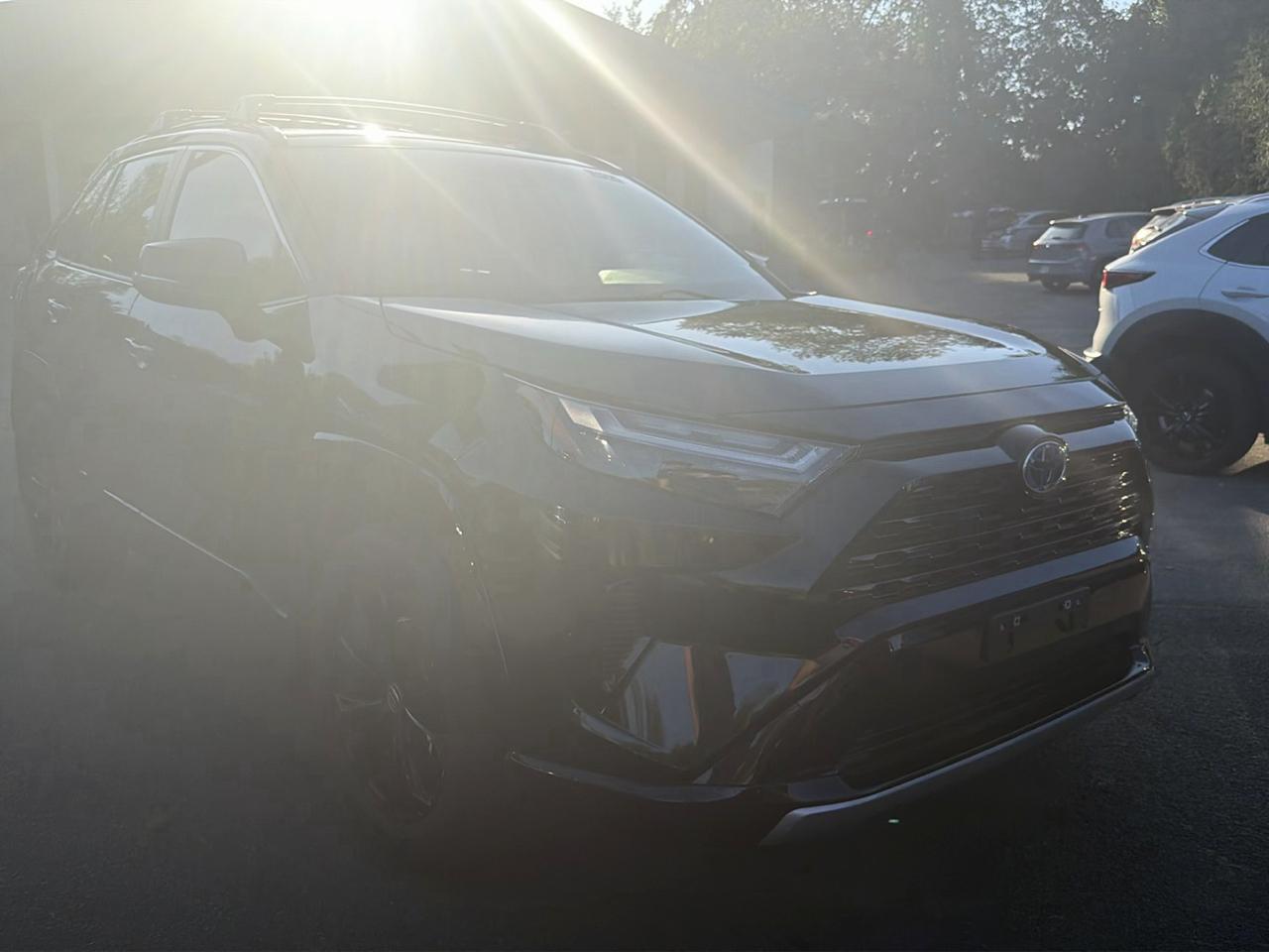 Toyota RAV4 Hybrid SE AWD (Natl) 2023