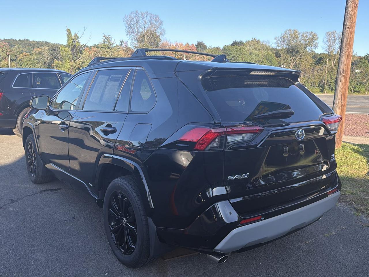Toyota RAV4 Hybrid SE AWD (Natl) 2023