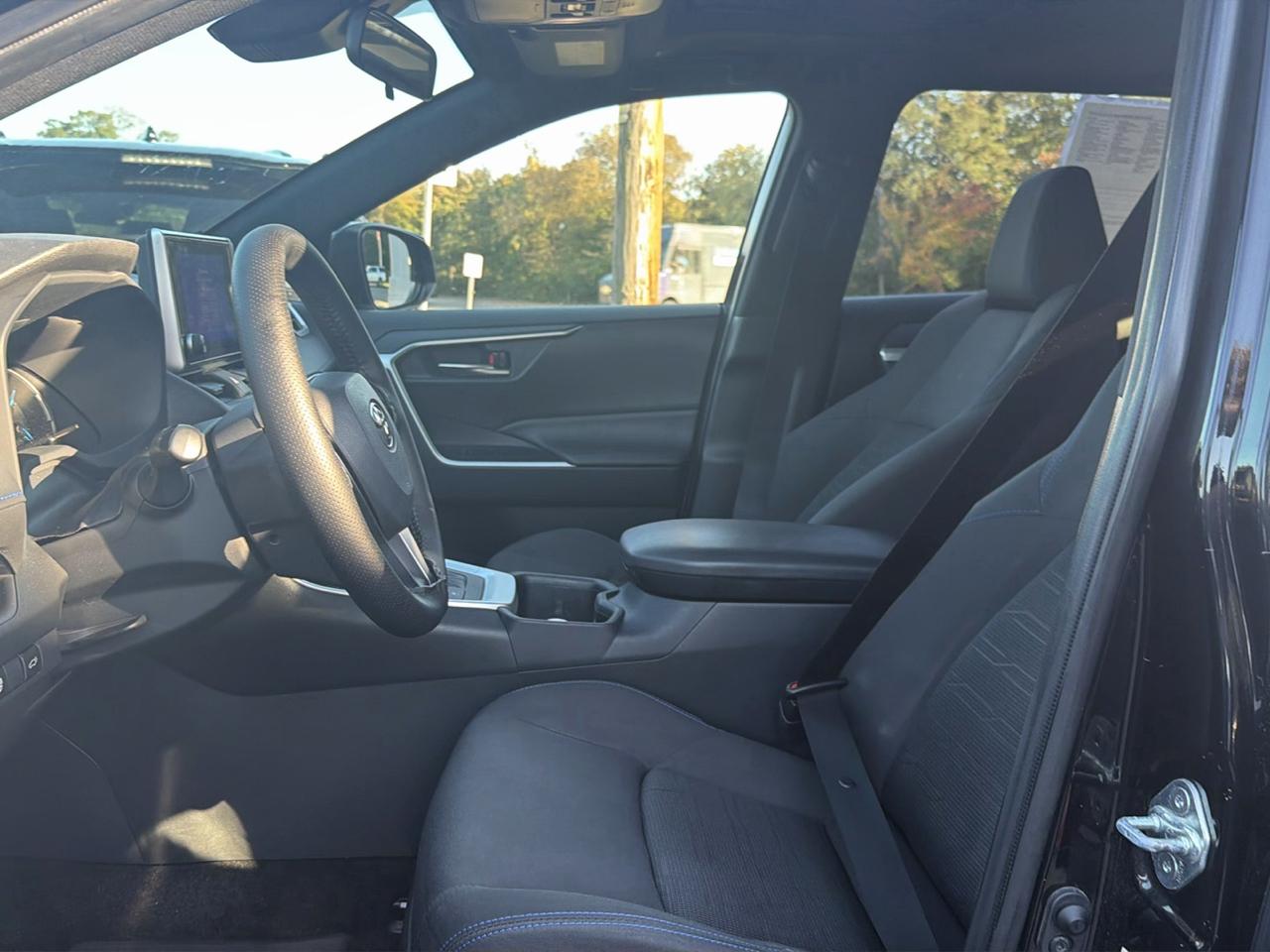 Toyota RAV4 Hybrid SE AWD (Natl) 2023