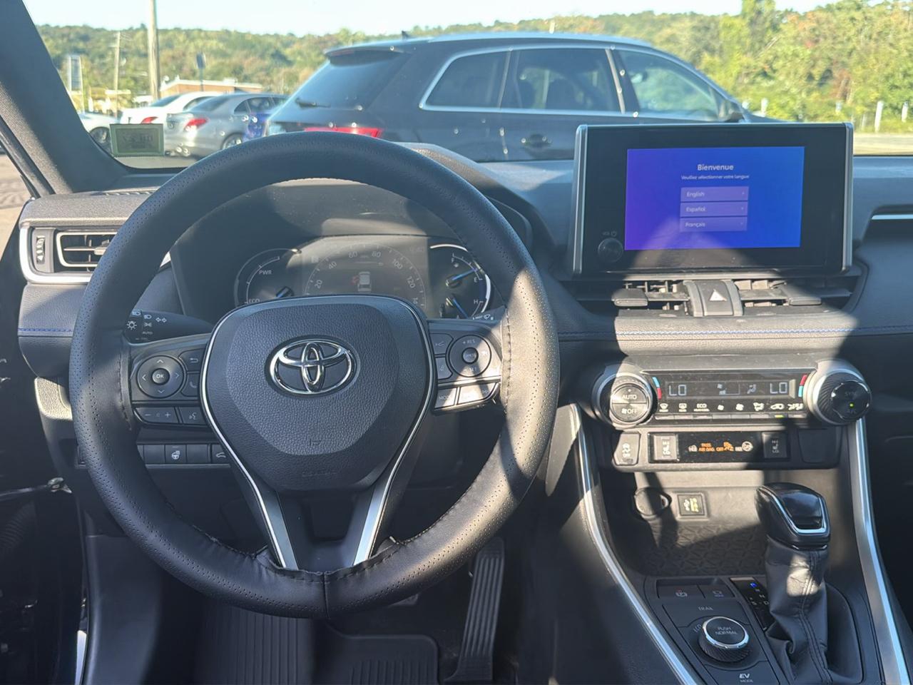 Toyota RAV4 Hybrid SE AWD (Natl) 2023