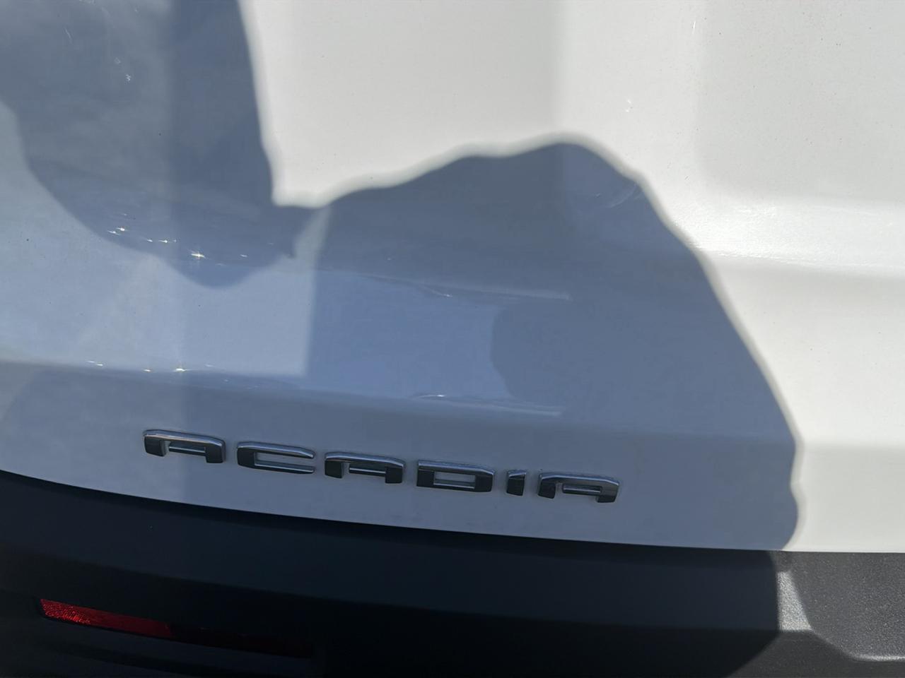 GMC Acadia AWD 4dr AT4 2023