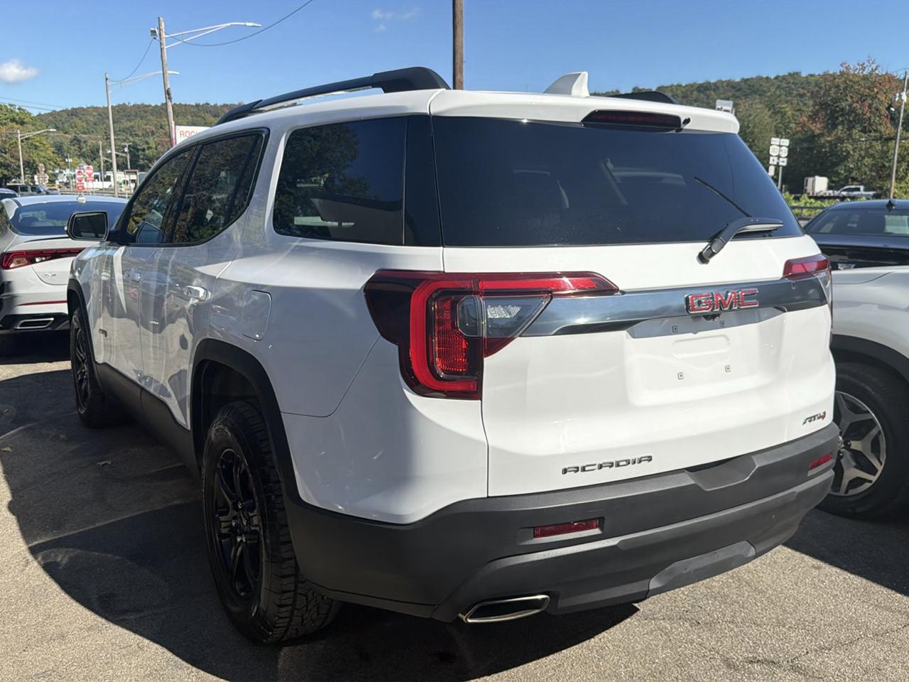 GMC Acadia AWD 4dr AT4 2023