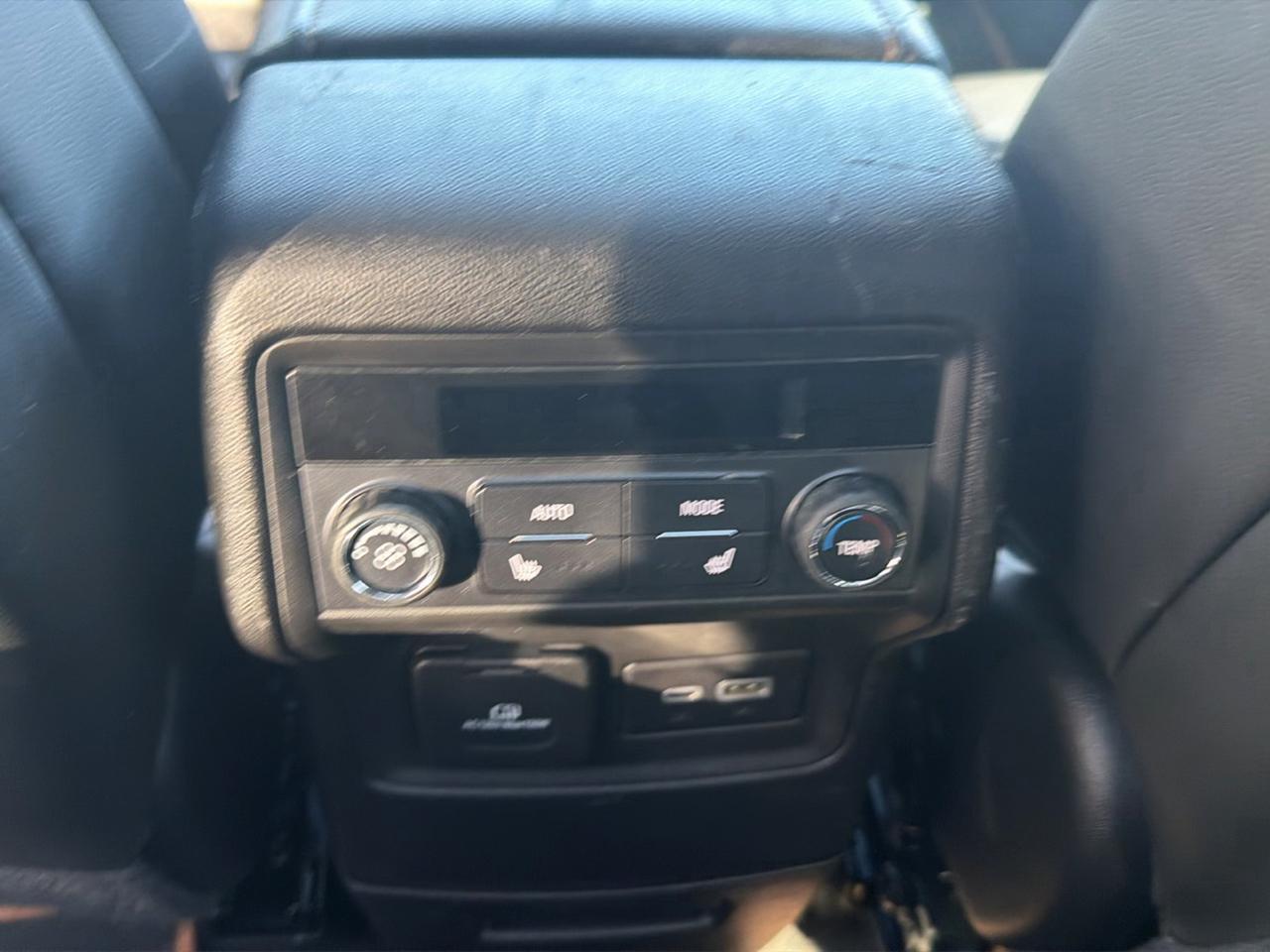 GMC Acadia AWD 4dr AT4 2023