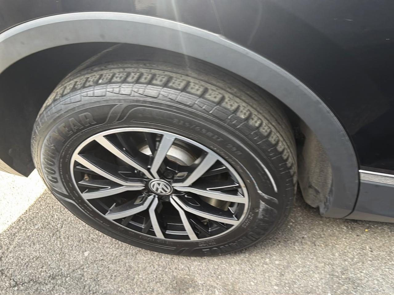 Volkswagen Tiguan  2021