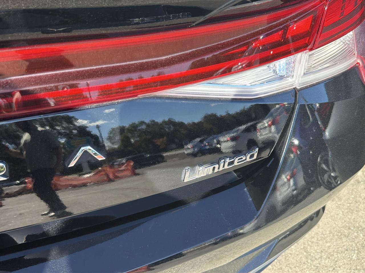 Hyundai Elantra Limited IVT 2023