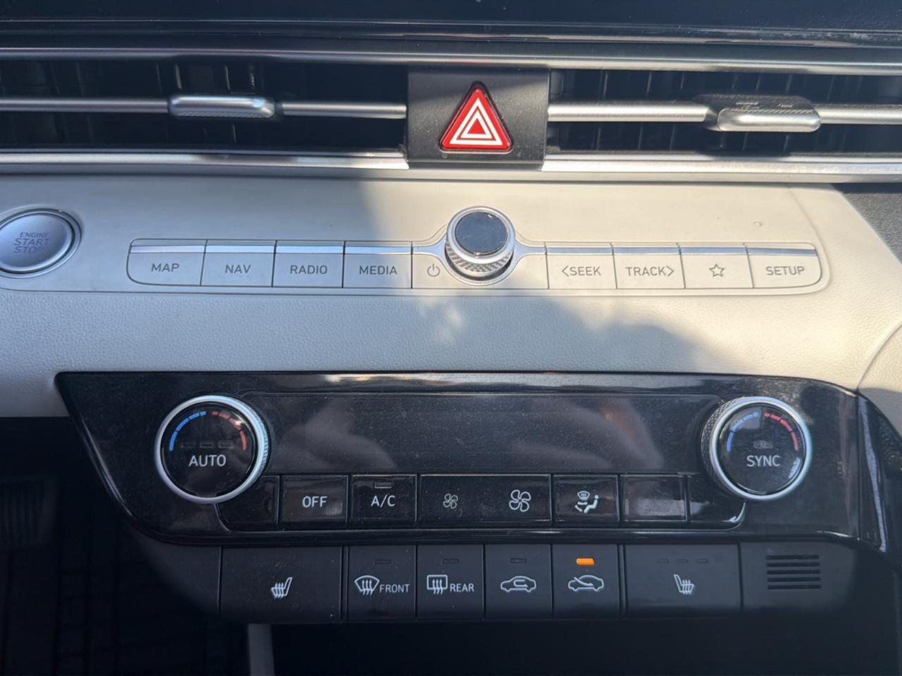 Hyundai Elantra Limited IVT 2023