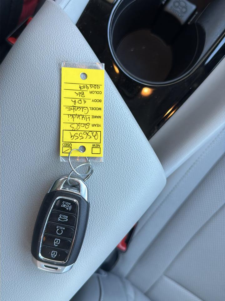 Hyundai Elantra Limited IVT 2023