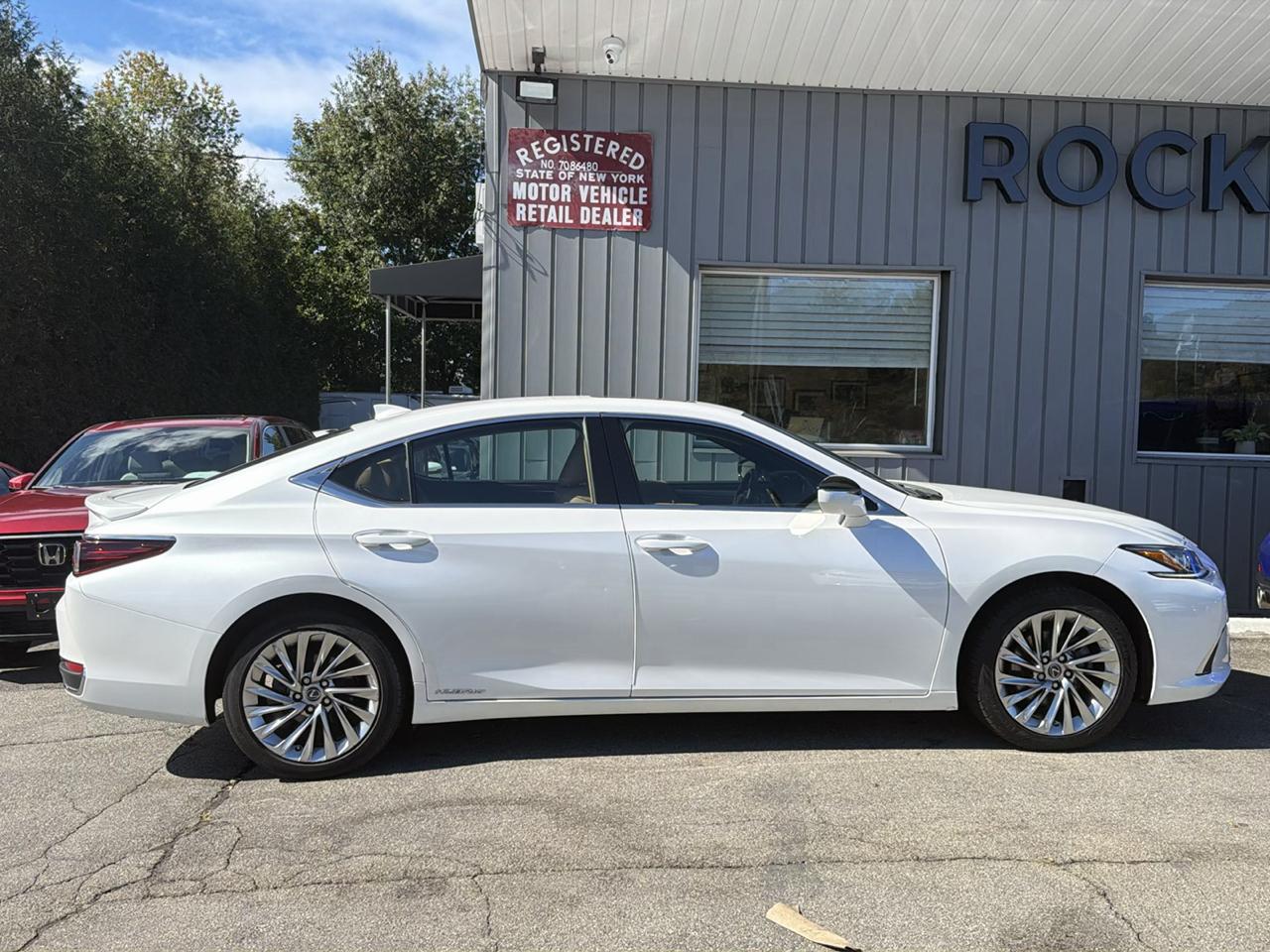 Lexus ES ES 300h Luxury FWD 2022