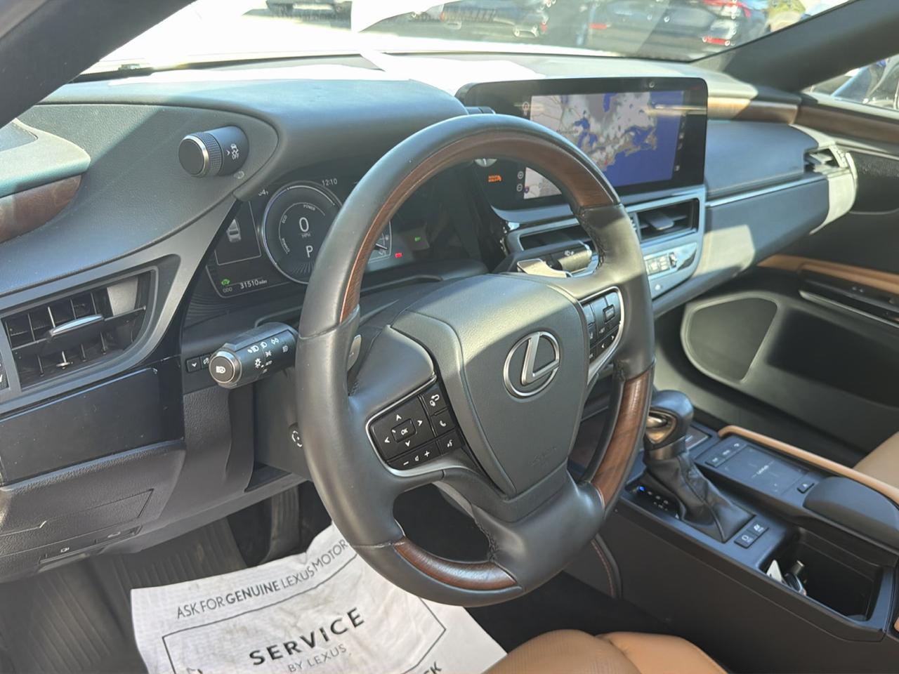 Lexus ES ES 300h Luxury FWD 2022