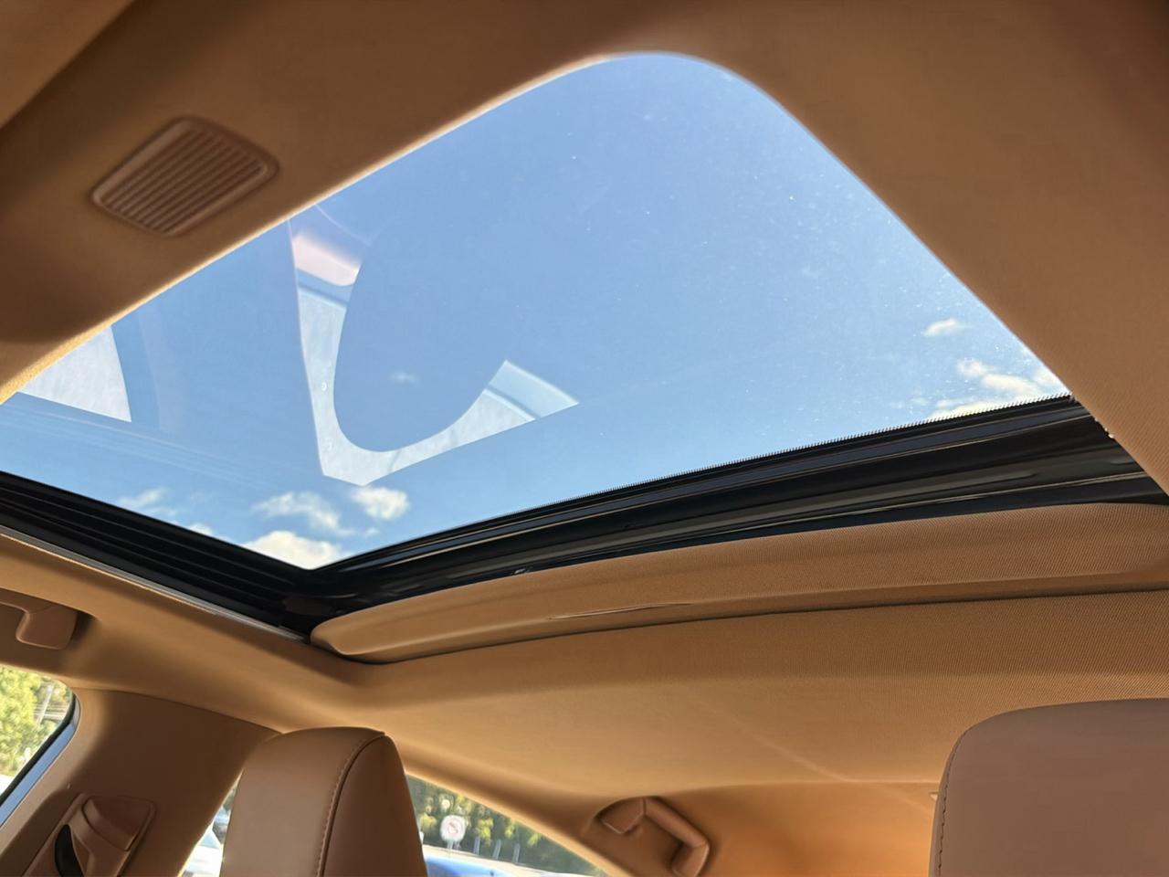 Lexus ES ES 300h Luxury FWD 2022