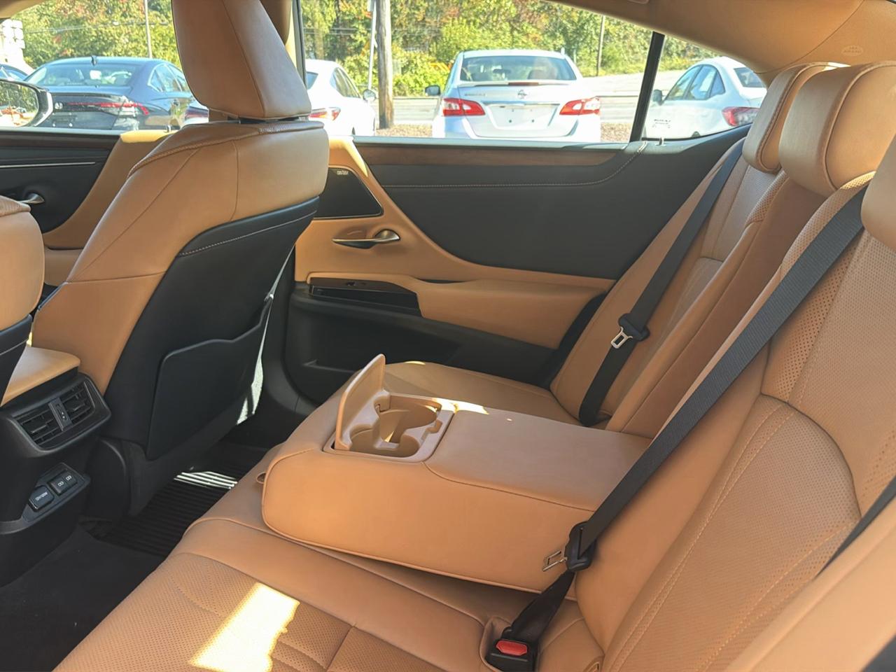 Lexus ES ES 300h Luxury FWD 2022