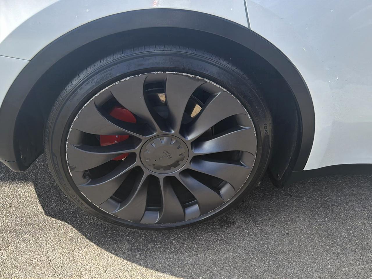 Tesla Model Y Performance AWD 2024