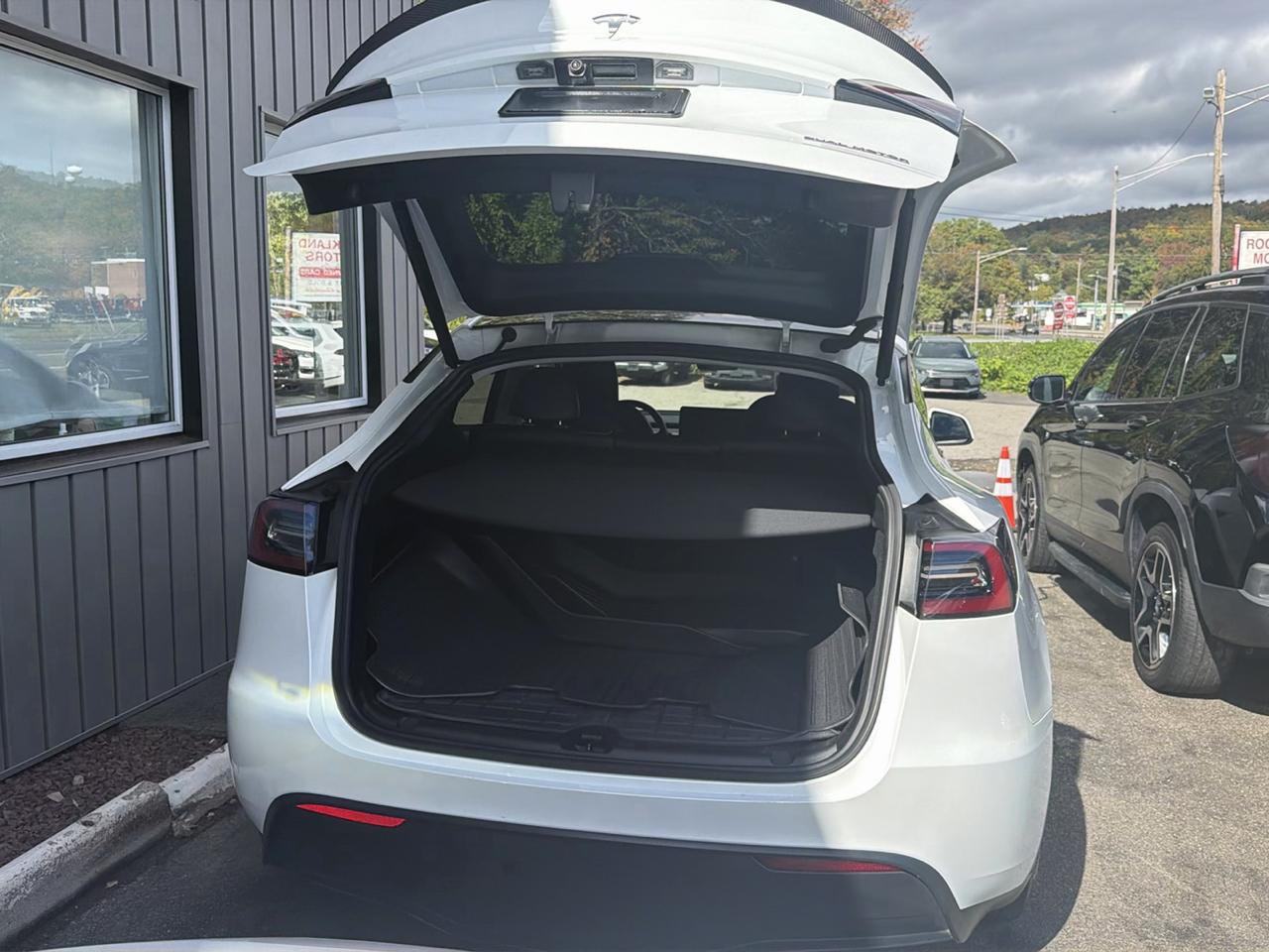Tesla Model Y Performance AWD 2024