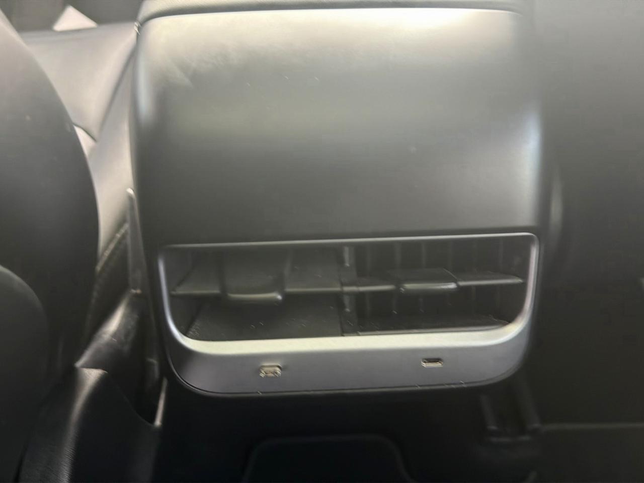 Tesla Model Y Performance AWD 2024