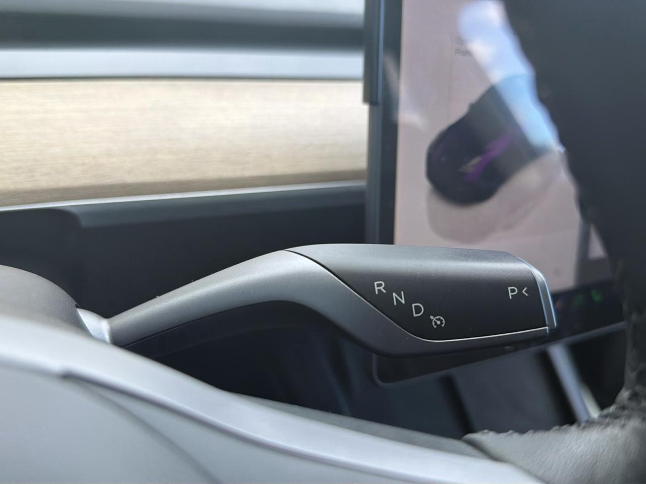 Tesla Model Y Performance AWD 2024