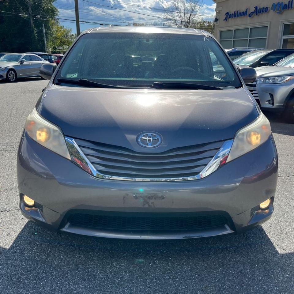 Toyota Sienna 5dr 7-Pass Van V6 XLE AAS FWD (Natl) 2014