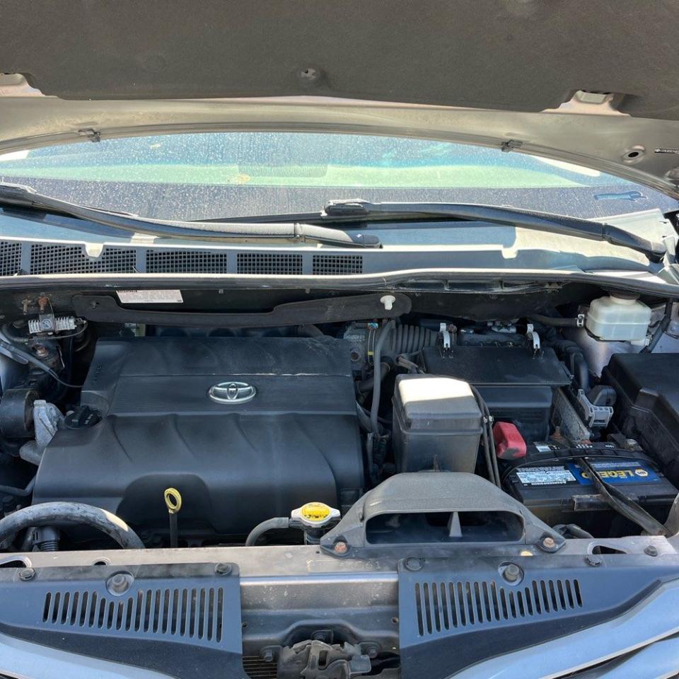 Toyota Sienna 5dr 7-Pass Van V6 XLE AAS FWD (Natl) 2014