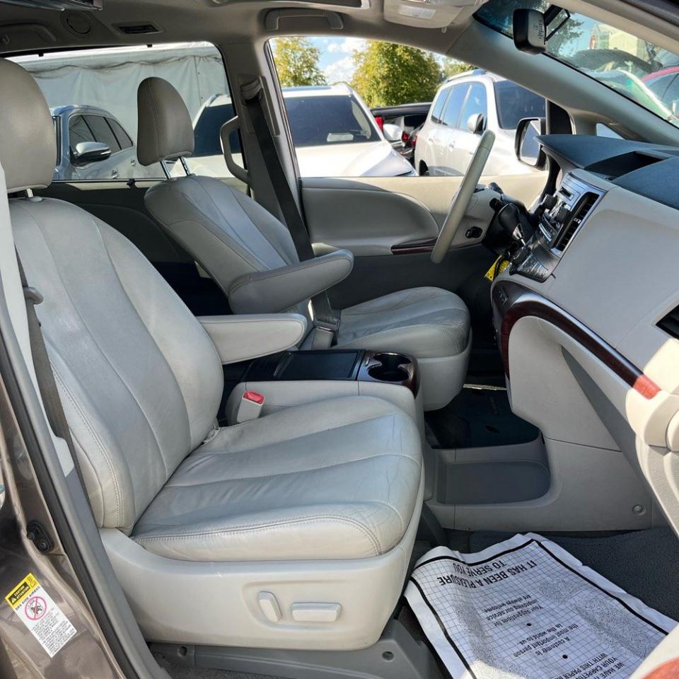 Toyota Sienna 5dr 7-Pass Van V6 XLE AAS FWD (Natl) 2014