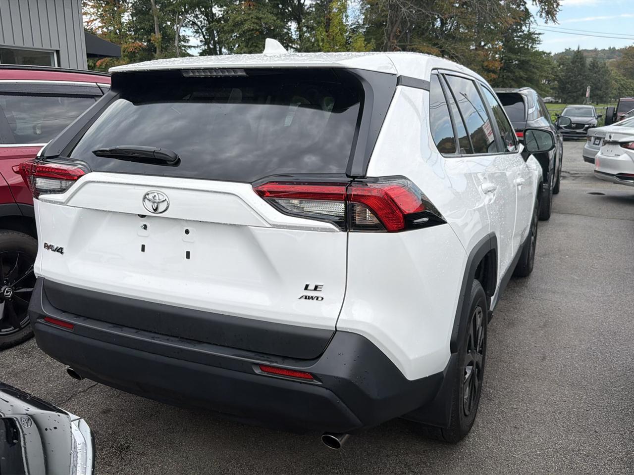 Toyota RAV4 LE AWD (Natl) 2024
