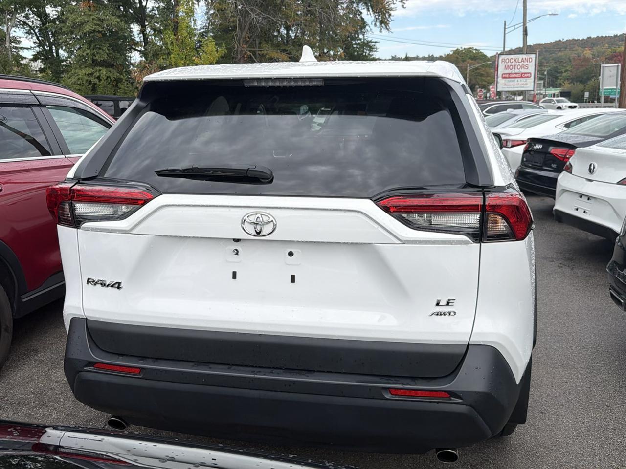 Toyota RAV4 LE AWD (Natl) 2024