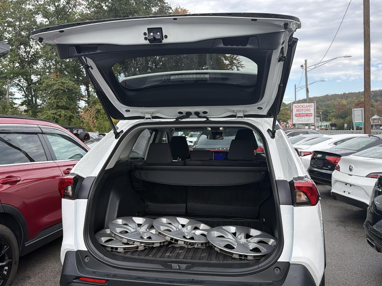 Toyota RAV4 LE AWD (Natl) 2024