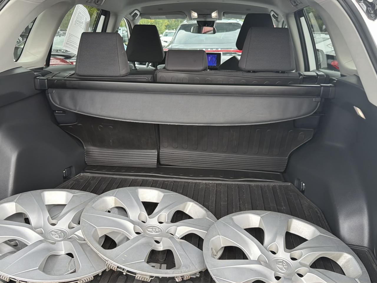 Toyota RAV4 LE AWD (Natl) 2024