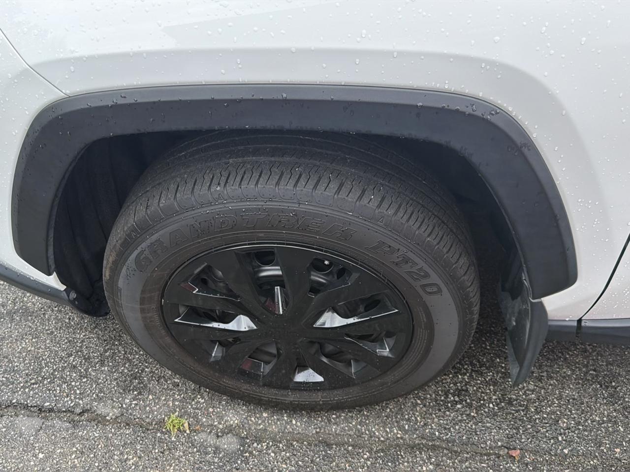 Toyota RAV4 LE AWD (Natl) 2024
