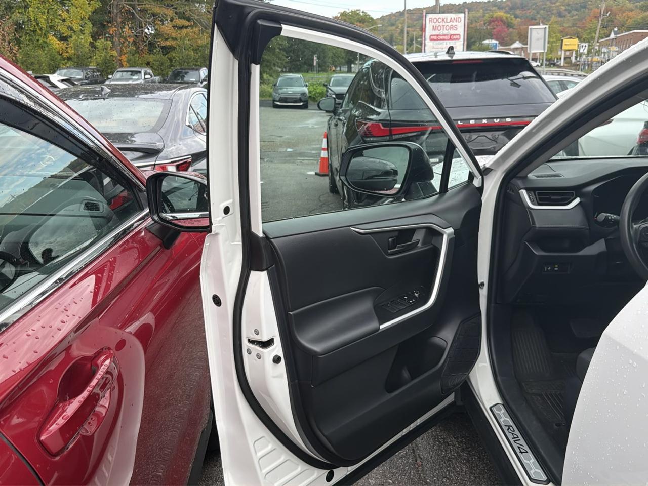 Toyota RAV4 LE AWD (Natl) 2024