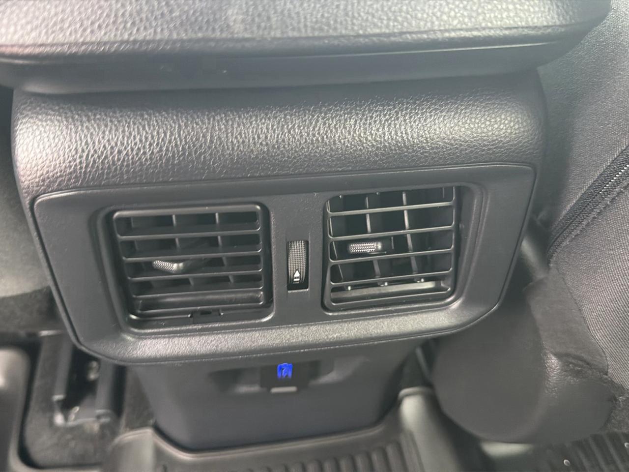 Toyota RAV4 LE AWD (Natl) 2024