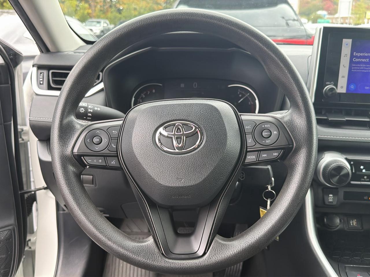 Toyota RAV4 LE AWD (Natl) 2024